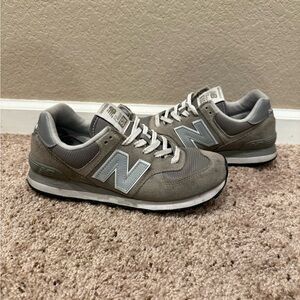 Women’s New Balance 574 (size 8.5)
